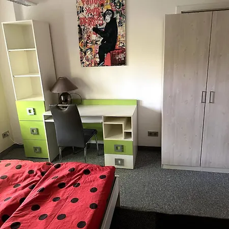Large For Up To 18 People Near Halle Leipzig With Pool Table Apartment Landsberg (Saxony-Anhalt)
