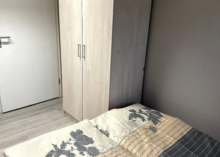 Appartement Large For Up To 18 People Near Halle Leipzig With Pool Table