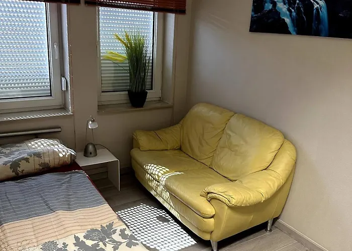 Large For Up To 18 People Near Halle Leipzig With Pool Table *