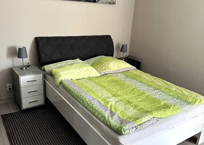 Large For Up To 18 People Near Halle Leipzig With Pool Table Appartement *