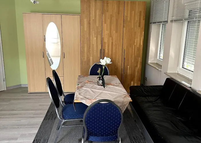 Large For Up To 18 People Near Halle Leipzig With Pool Table Appartement Landsberg (Saxony-Anhalt)